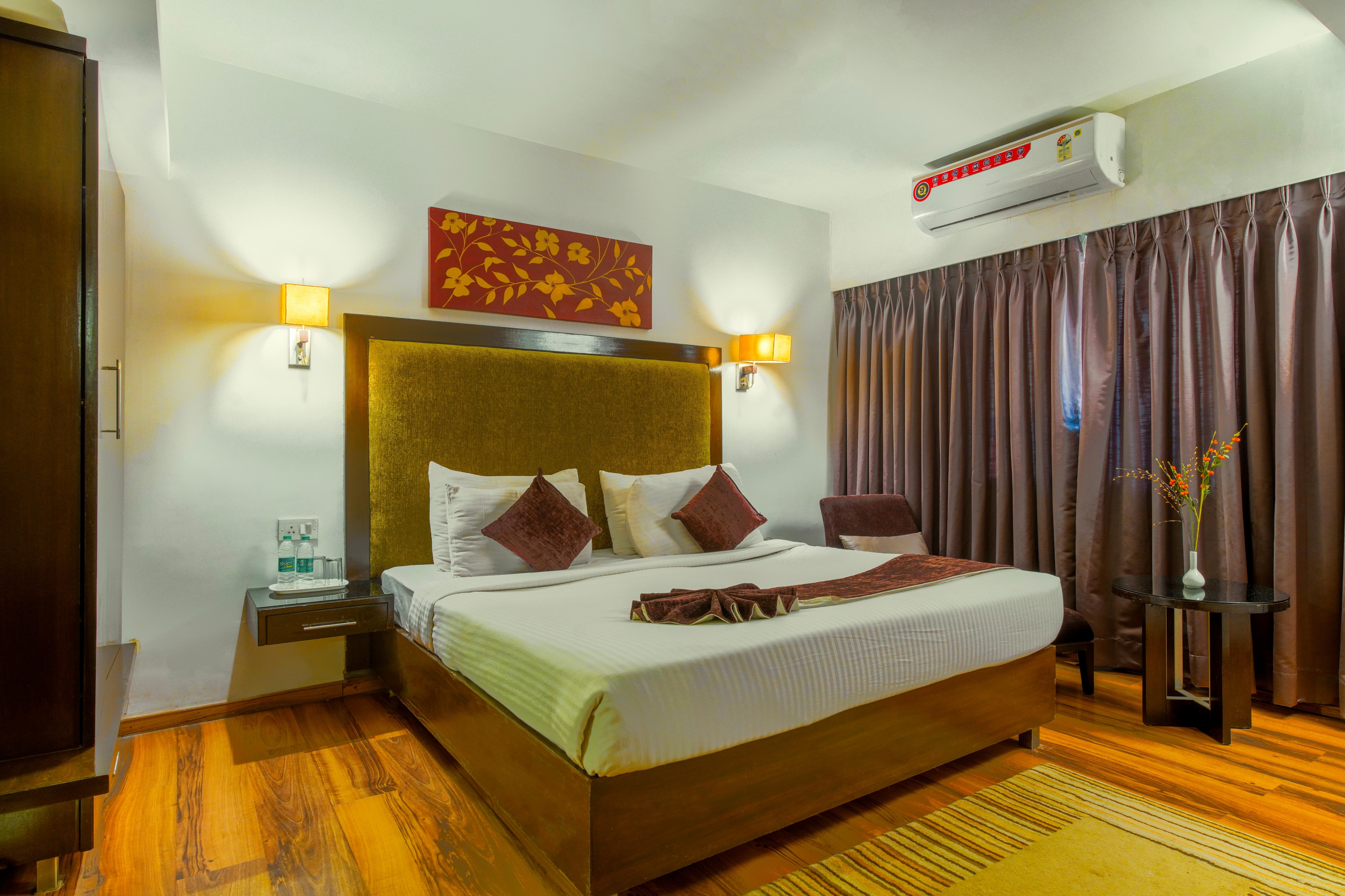GIS SELECT BANJARA HILLS - Tap to explore photos