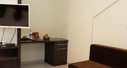 HOTEL REEVANTA Room Type - Executive Deluxe (Double Bed)