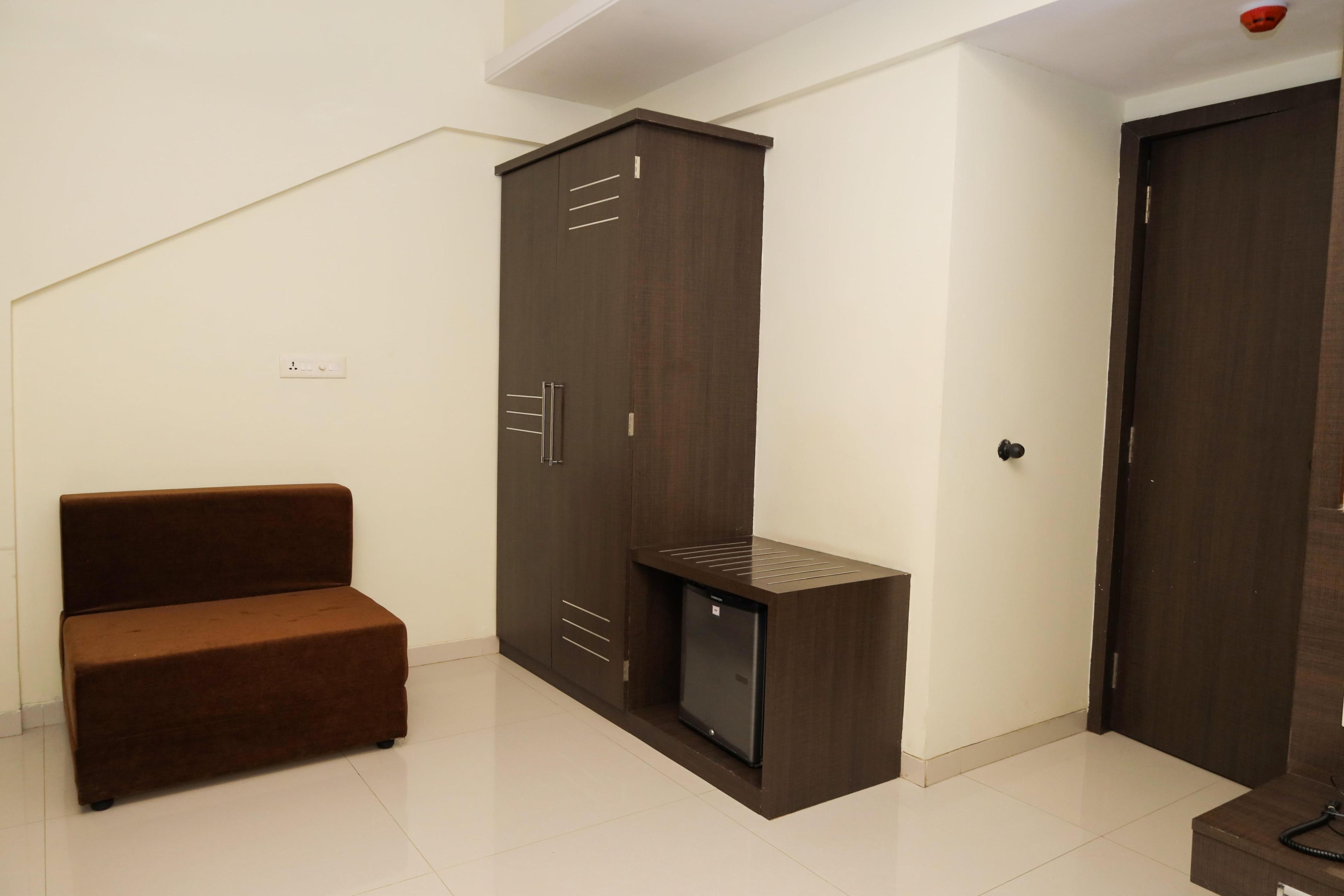 HOTEL REEVANTA - Tap to explore photos