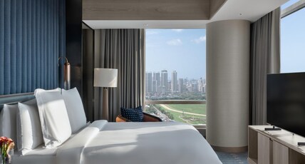 Four Seasons Hotel Mumbai Room Type - Premier Sea View Room King