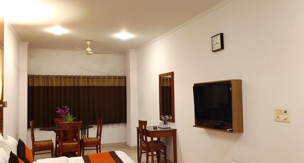 Airport Hotel Terminal 1 View Room Type - Suite Room