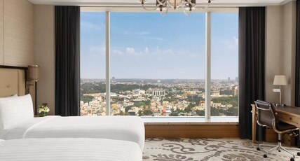Shangri-La Bengaluru Room Type - Panorama View Room - Twin with Bathtub Shangri-La Bengaluru Room Type - Panorama View Room - Twin with Bathtub