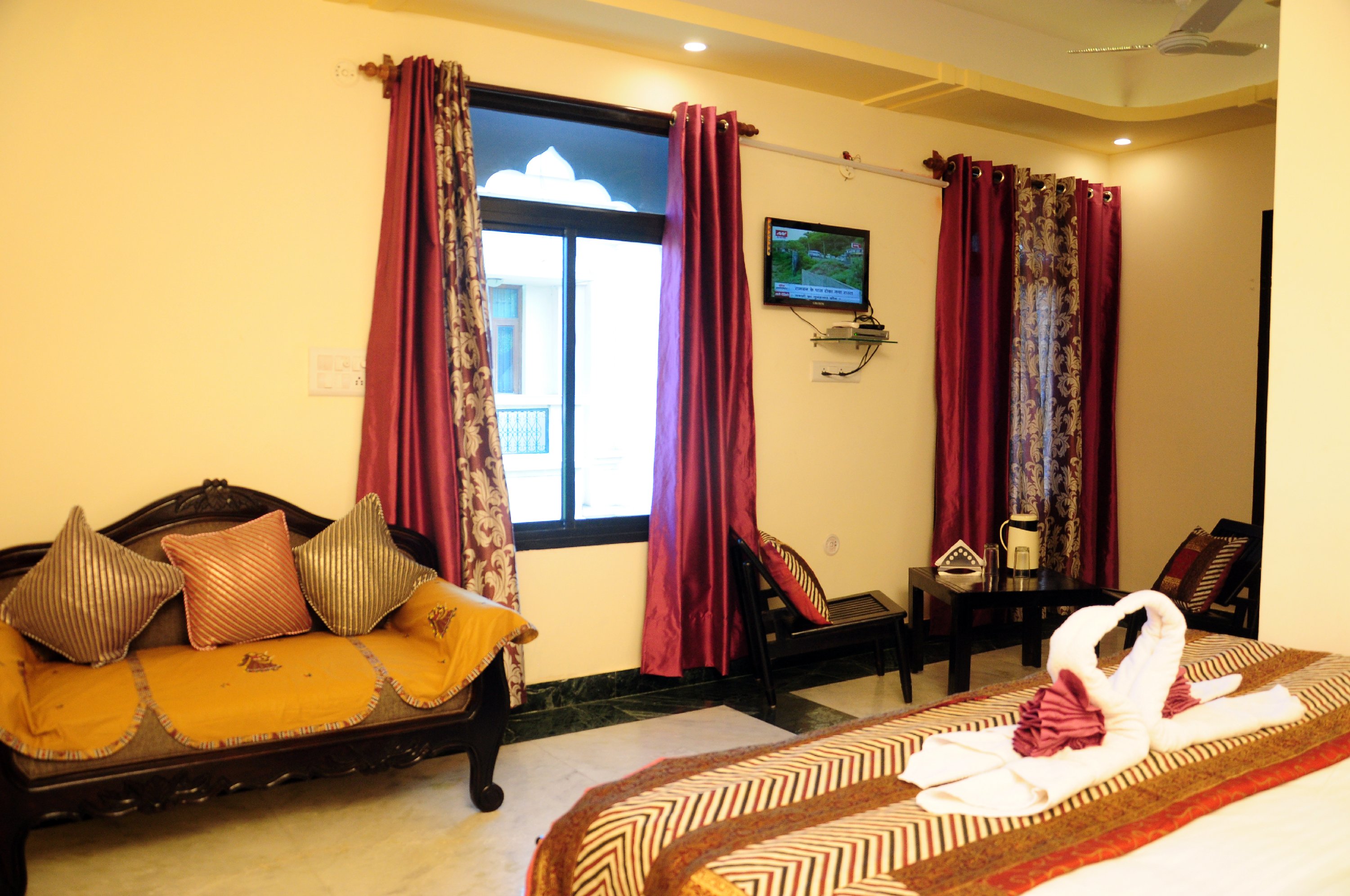 HOTEL NAHARSINGH HAVELI 