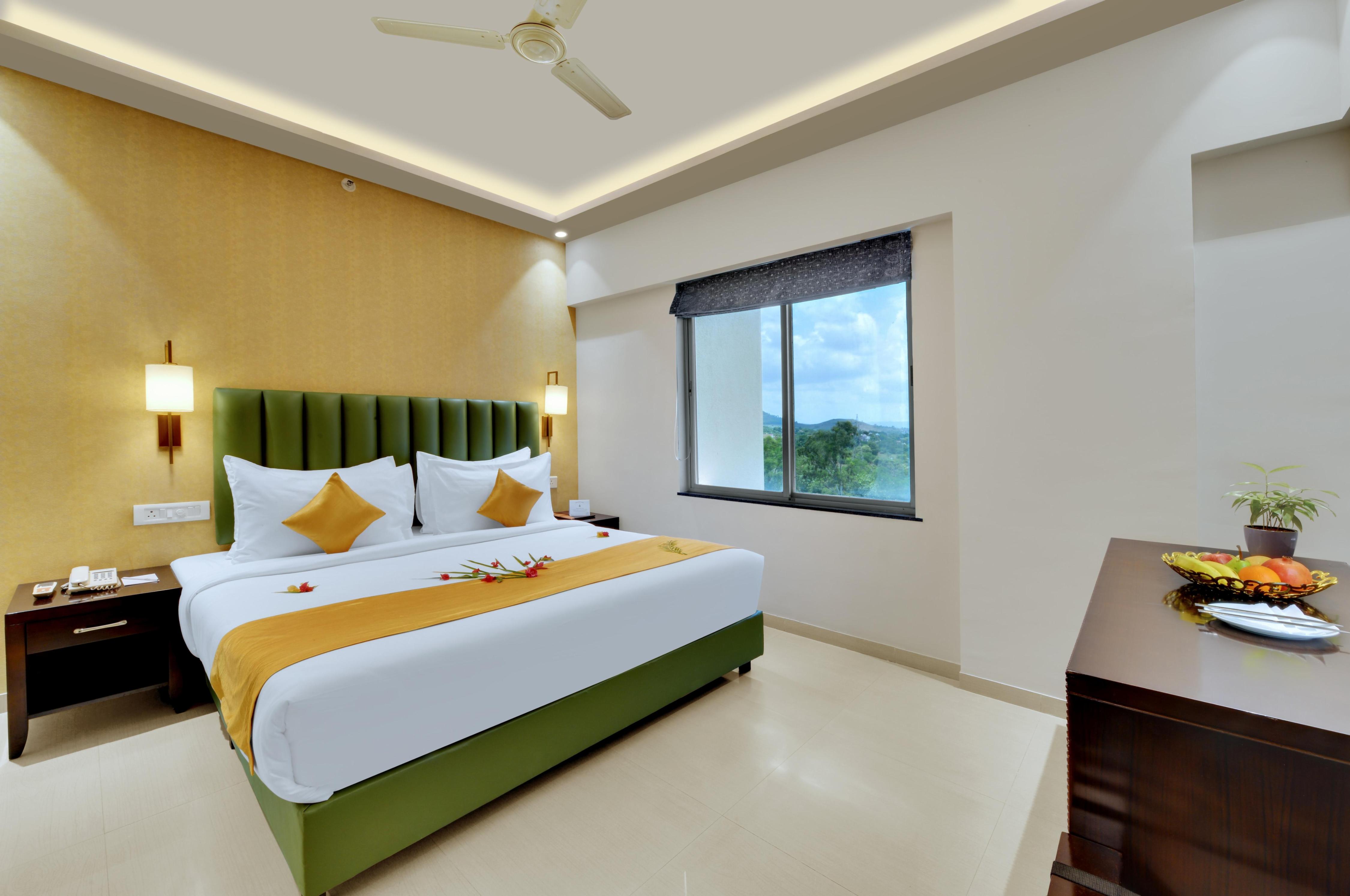 The Fern Residency Pune, Vadgaon-Talegaon, Series by Marriott Room Type - Hazel Suite, 1 King Bed