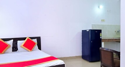 HOTEL JKM PALACE Near Apollo Hospital Room Type - Deluxe Room HOTEL JKM PALACE Near Apollo Hospital Room Type - Deluxe Room