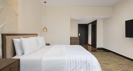 Le Meridien Nagpur Room Type - Club King City View with Lounge Access