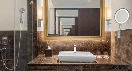 Le Meridien Nagpur Room Type - Superior, Club lounge access, Guest room, City view