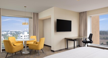 Le Meridien Nagpur Room Type - Superior Room, Club Lounge Access, 1 King, City View Le Meridien Nagpur Room Type - Superior Room, Club Lounge Access, 1 King, City View