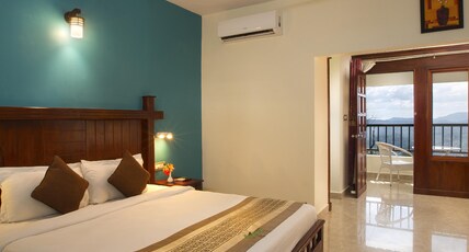 Coorg Cliffs Resorts Room Type - Standard King Room