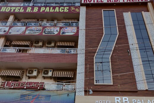 Hotel RB Palace- 500 Meter From Bus Stand