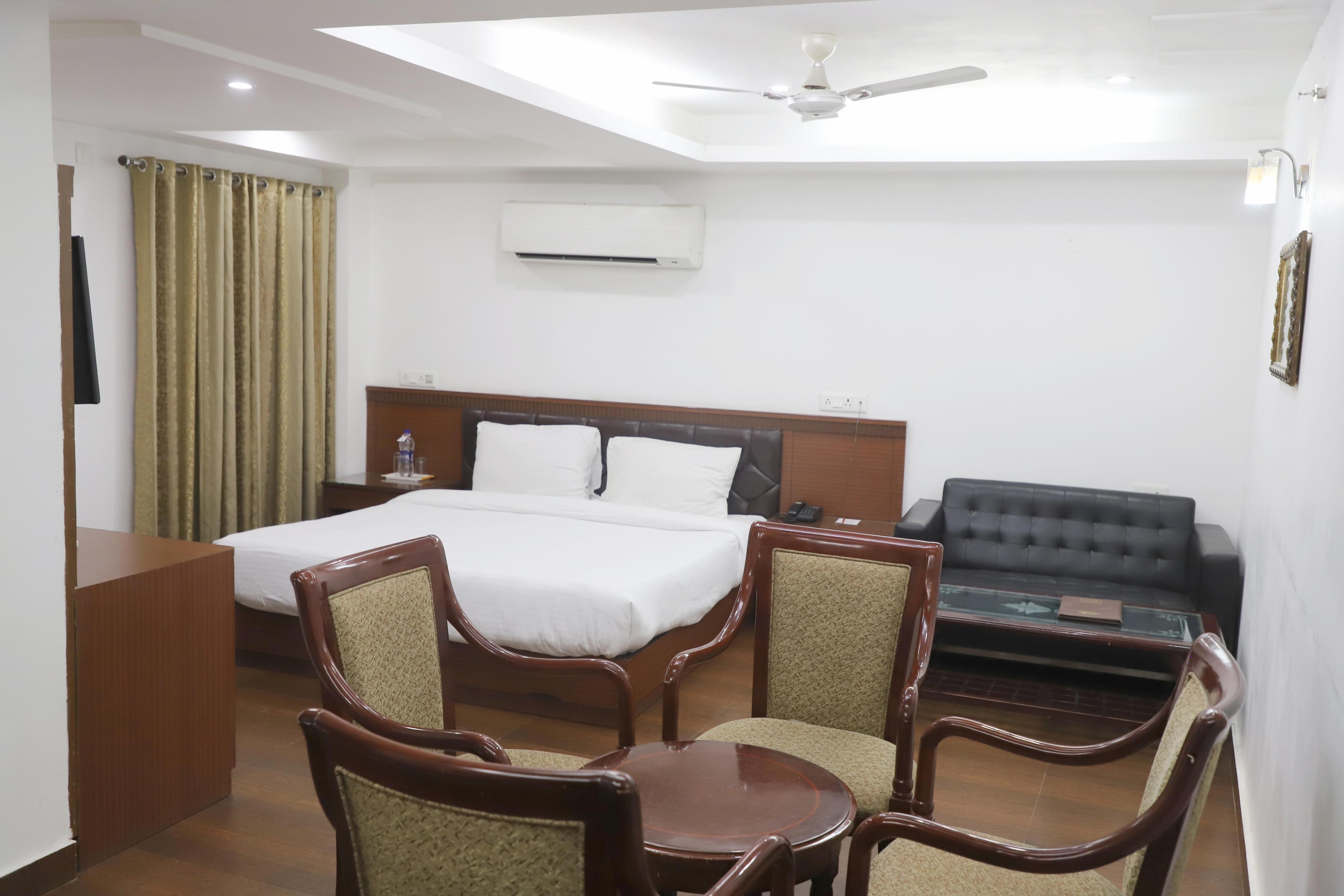 Vijay Intercontinental Room Type - Executive Room (OLD WING)