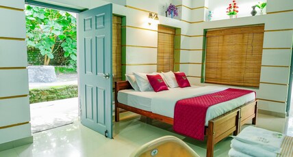 Rock Haven Wayanad Experiences Room Type - Mountain View Luxury Natural Rock Cottage Non ac