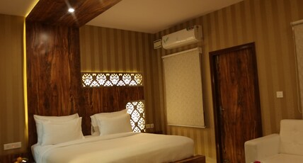 ZIPP Lite Frazer Town Room Type - Deluxe Room