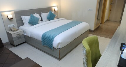 Days Hotel by Wyndham Neemrana Room Type - 1 King Bed, Non-Smoking Days Hotel by Wyndham Neemrana Room Type - 1 King Bed, Non-Smoking