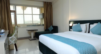 Days Hotel by Wyndham Neemrana Room Type - 1 King Bed, Suite, Smoking