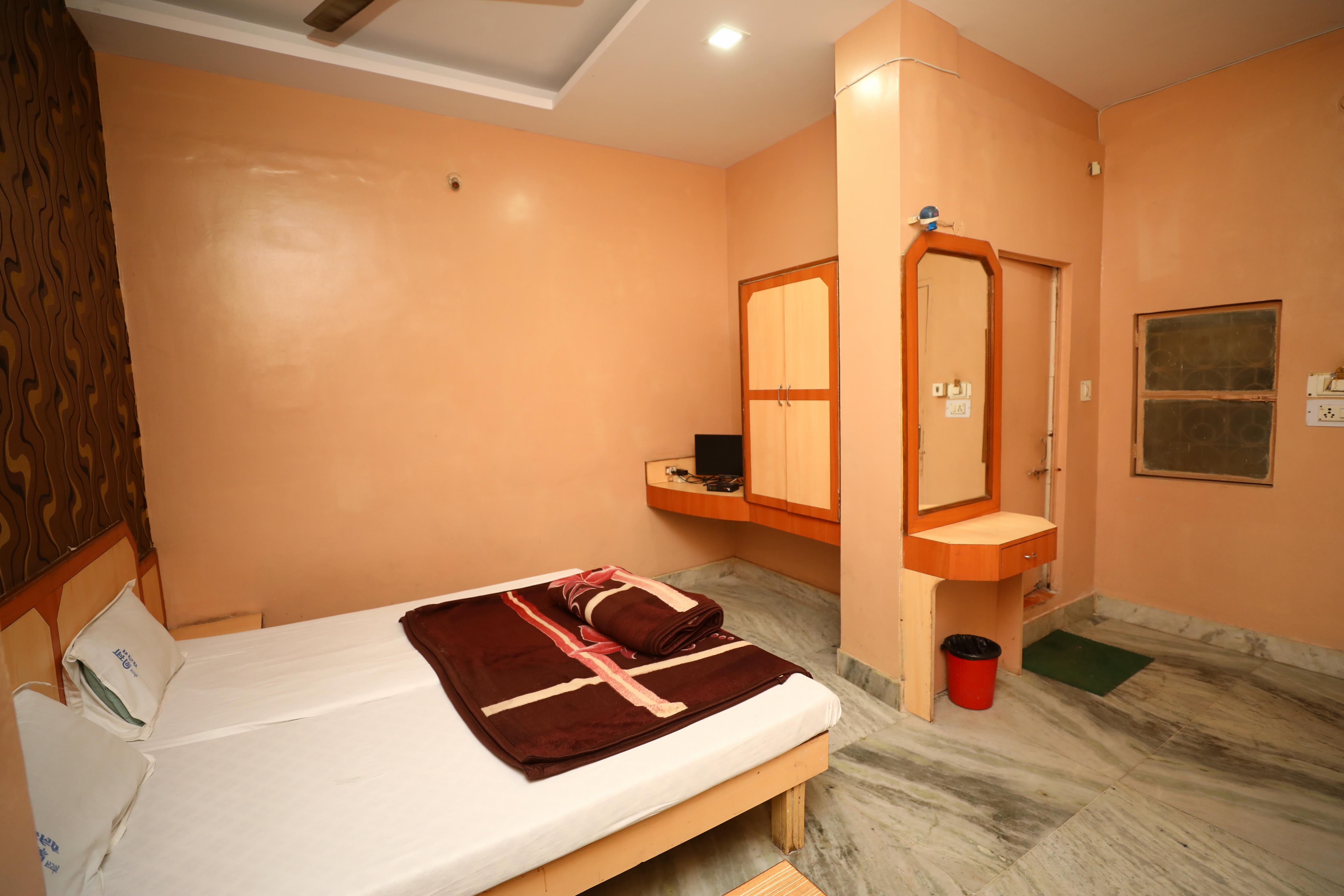 Hotel Shikha Palace - Tap to explore photos