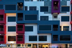 Crystal Lake Suites Apartment | Rooms & Caretaker