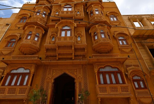Gaji Hotel