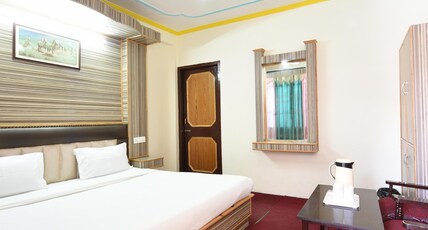 Hotel Vikrant Inn @ Mall Road 100 Meters Walk Room Type - Deluxe Room with Mountain View