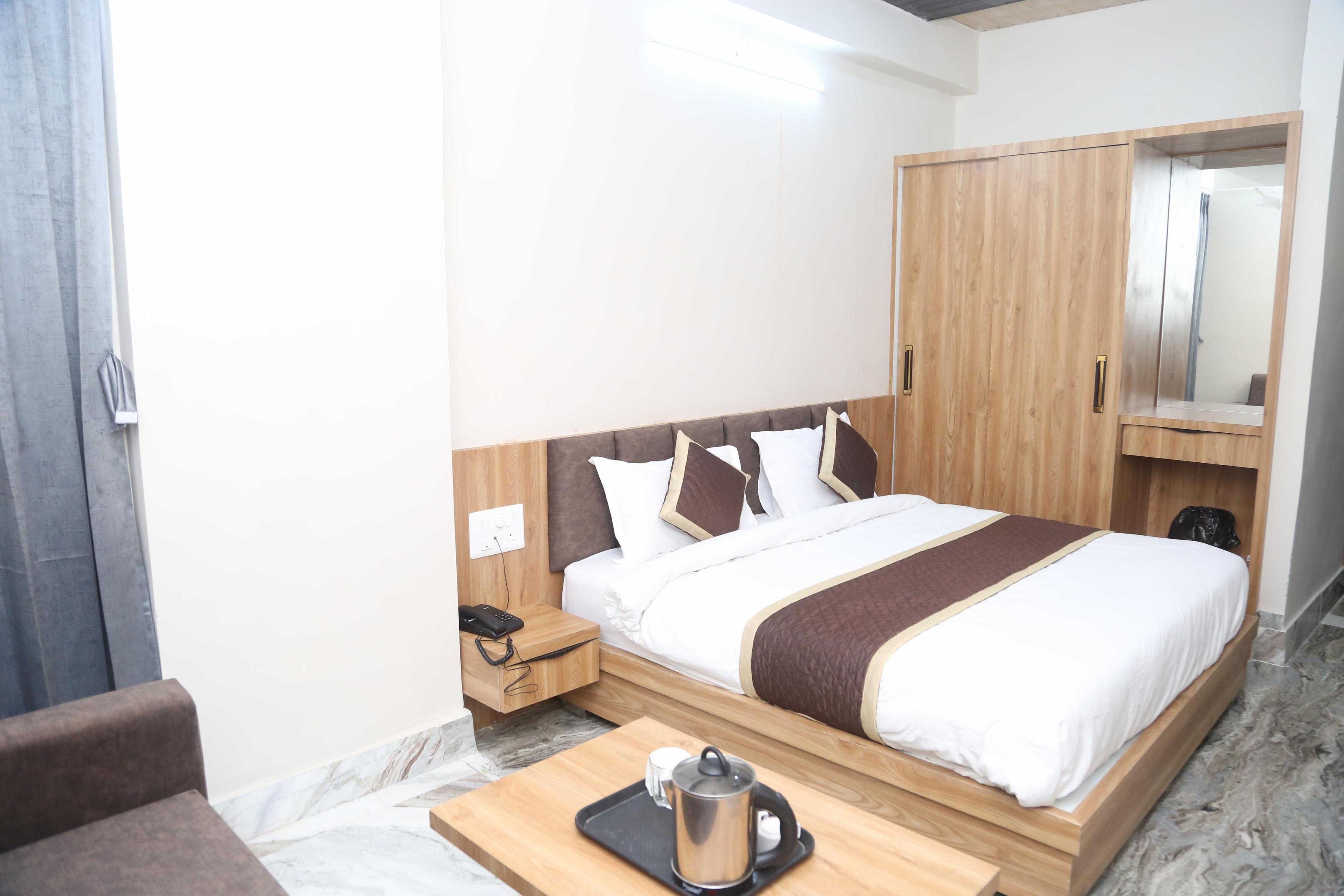Hotel Kirti Plaza - Tap to explore photos