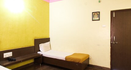 Hotel Sai Mauli Room Type - Triple Bed A.C Room