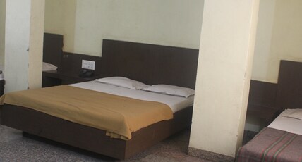 Hotel Sai Mauli Room Type - Family Room A.C (Four bed)