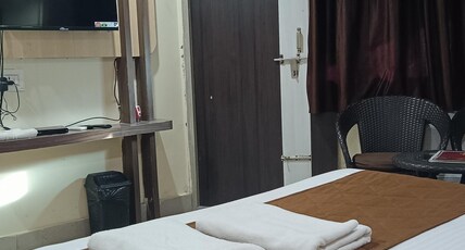 Hotel Jeevan Sandhya Room Type - Deluxe  AC (Side  Balcony Sea View)