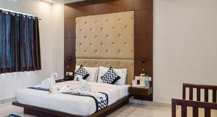 Gajraj Trails Resort Room Type - Premium Room with Garden and Lawn View