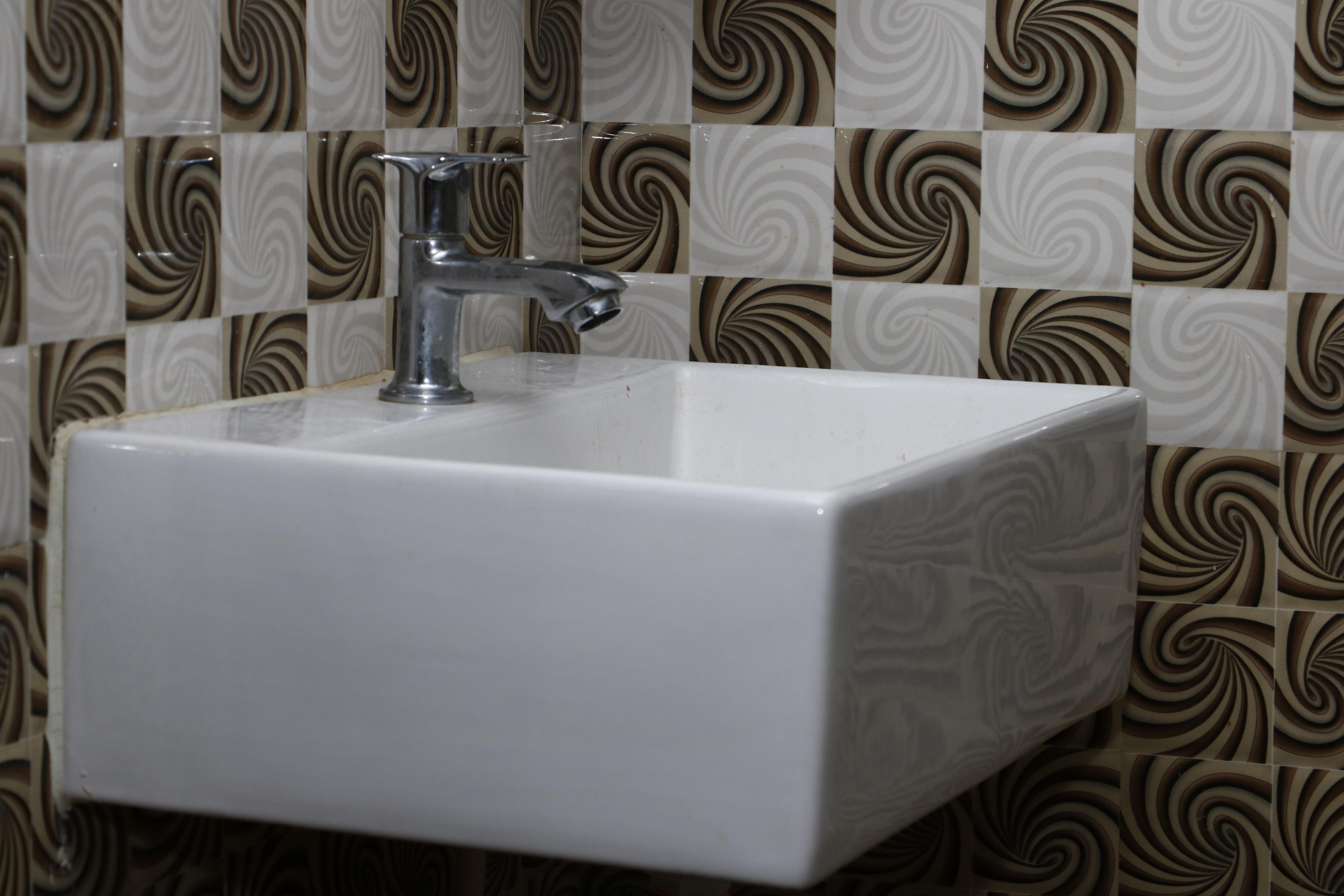 NEW SHRINIWAS LODGING AND BOARDING HOUSE - Tap to explore photos