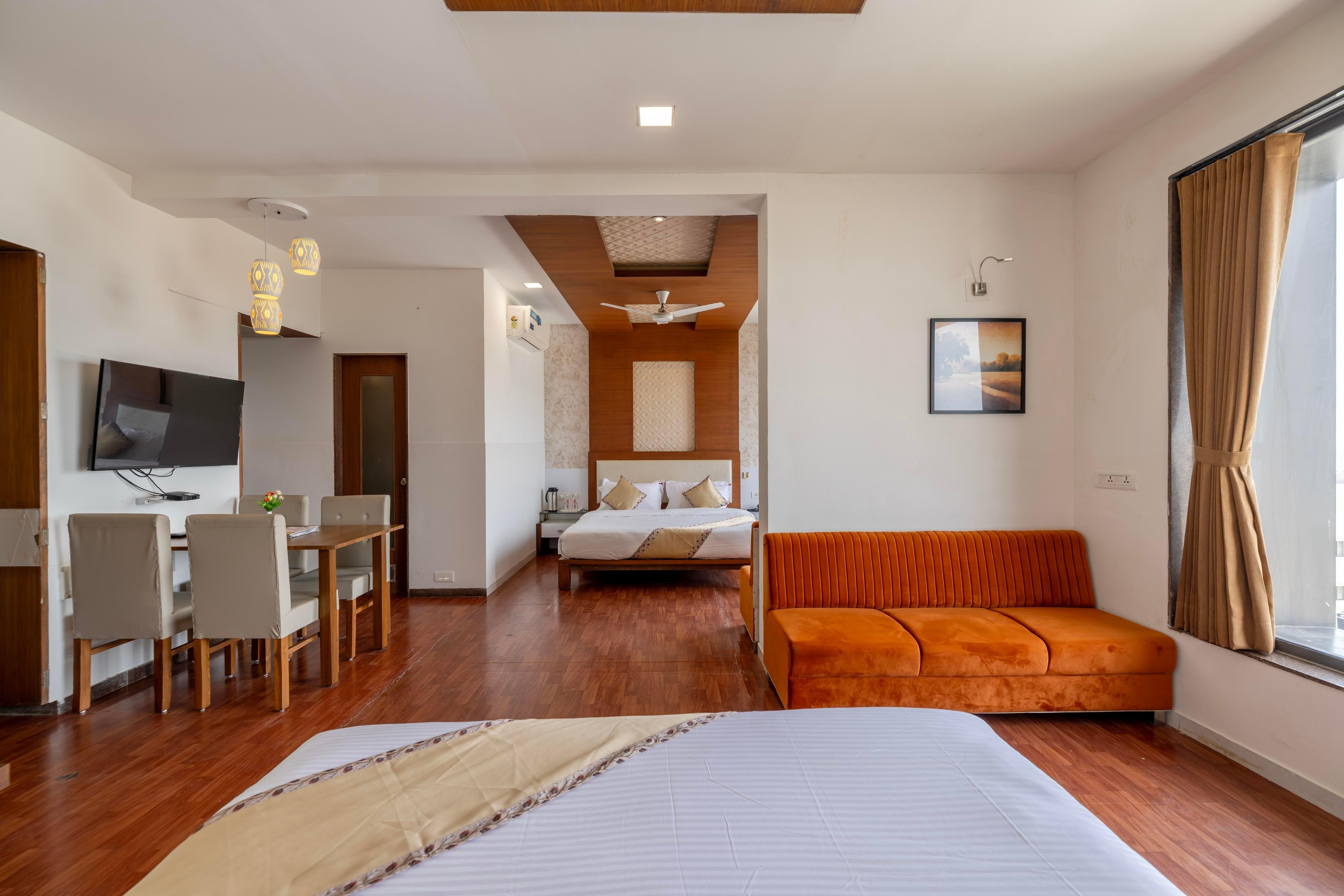 HOTEL MANEK THE OCEAN VIEW - Tap to explore photos