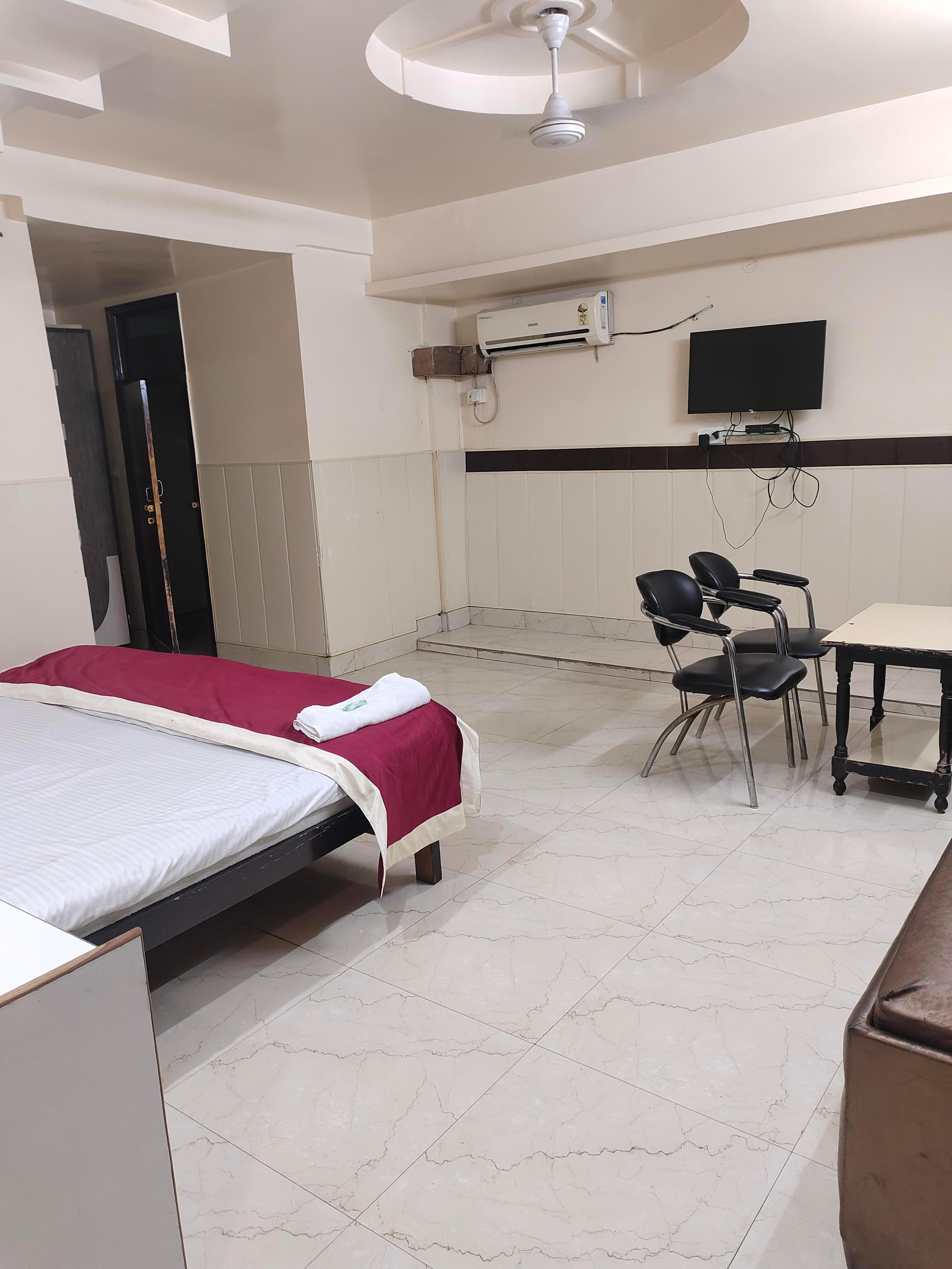 HOTEL NIRMAL PALACE Room Type - Deluxe Room