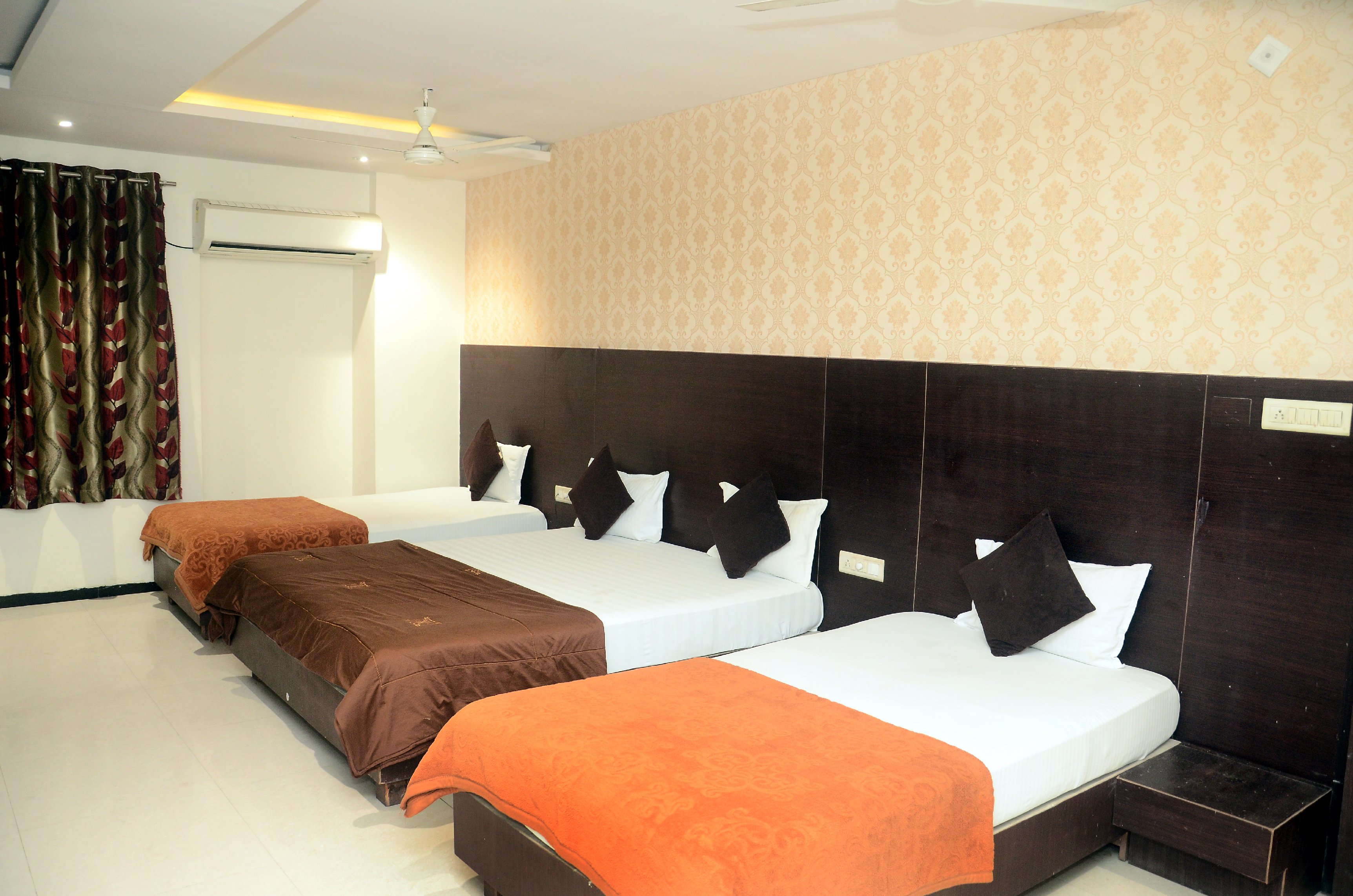 Hotel Shriram Room Type - Family A/C Room