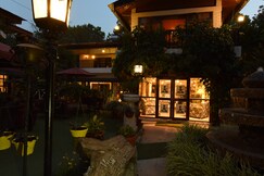 Mikes Forest Retreat