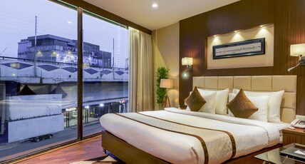 Hotel Sawood International Room Type - Executive Room with Free Wi-fi and Workdesk Hotel Sawood International Room Type - Executive Room with Free Wi-fi and Workdesk