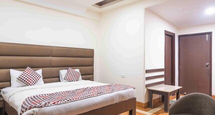 Hotel Jeet Residency Room Type - AC Deluxe Room Hotel Jeet Residency Room Type - AC Deluxe Room