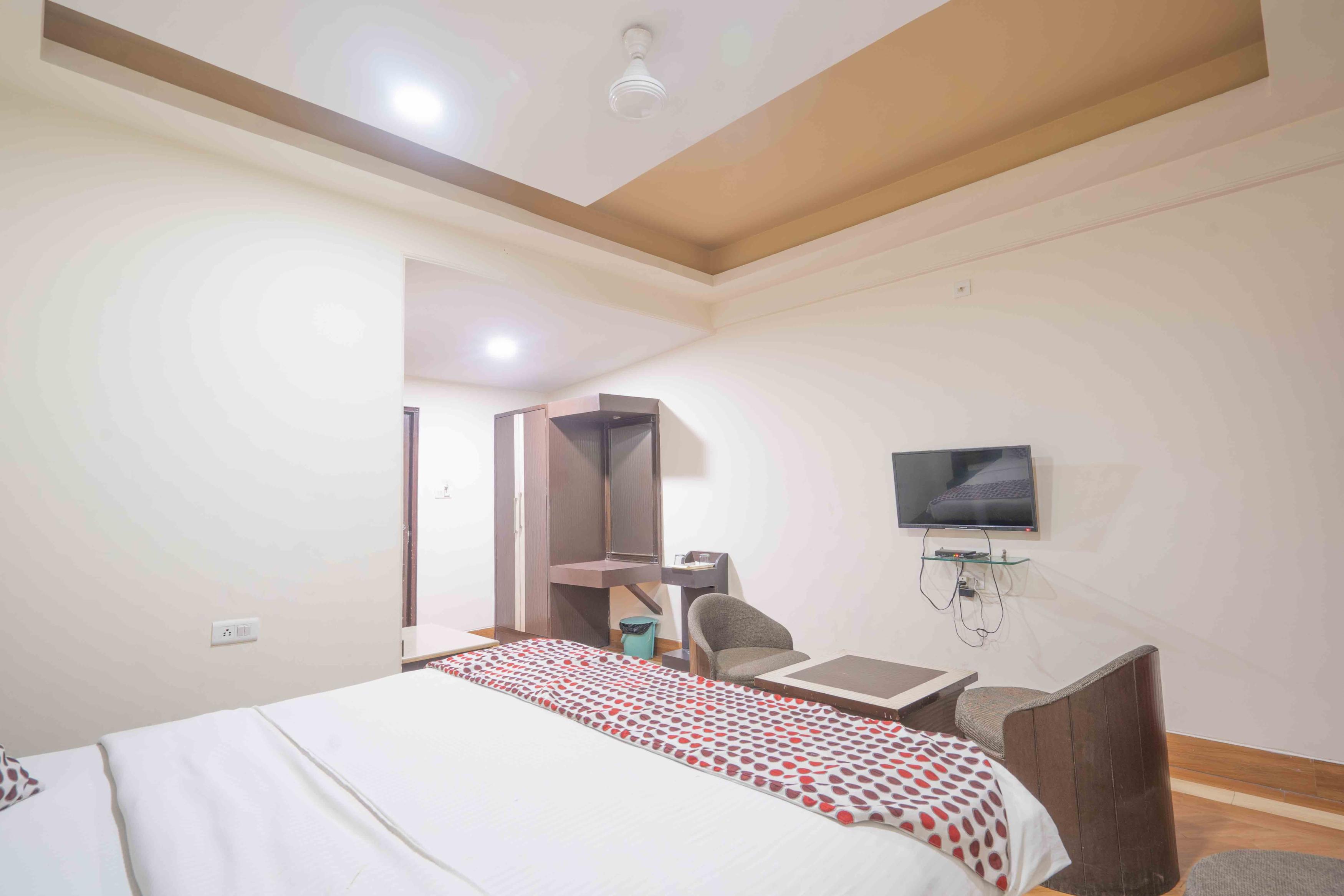 Hotel Jeet Residency - Tap to explore photos
