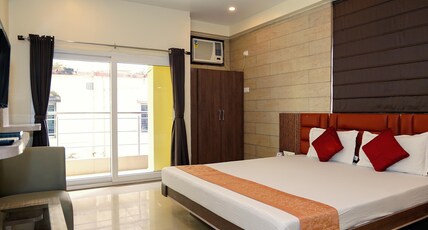 Hotel J P Room Type - Super Deluxe Room