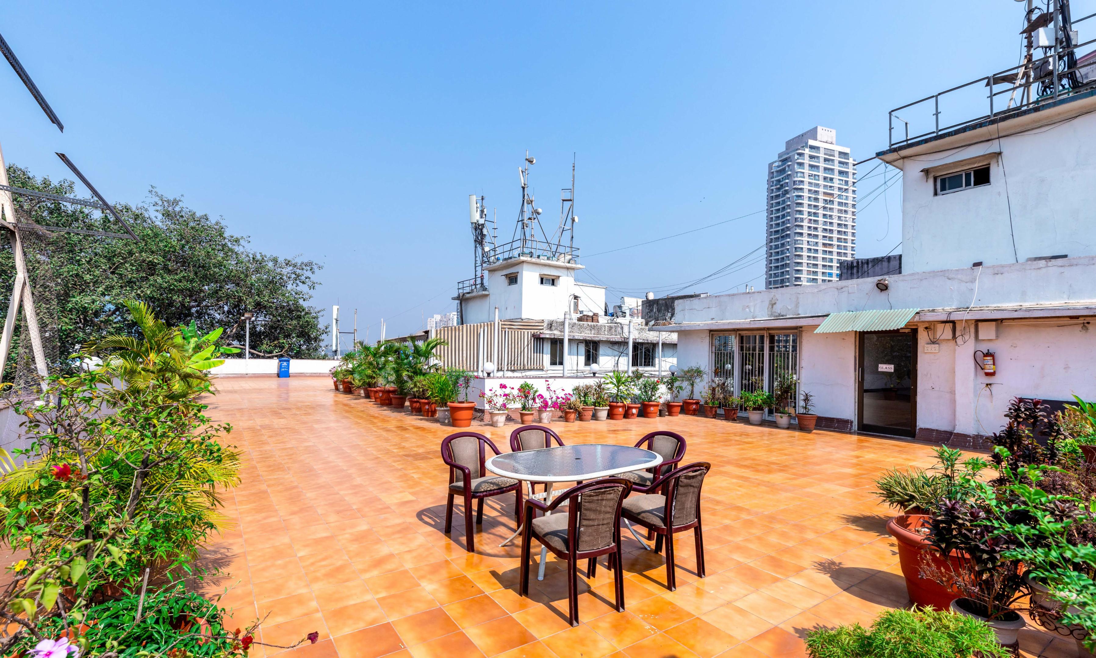 Hotel Parklane - Tap to explore photos