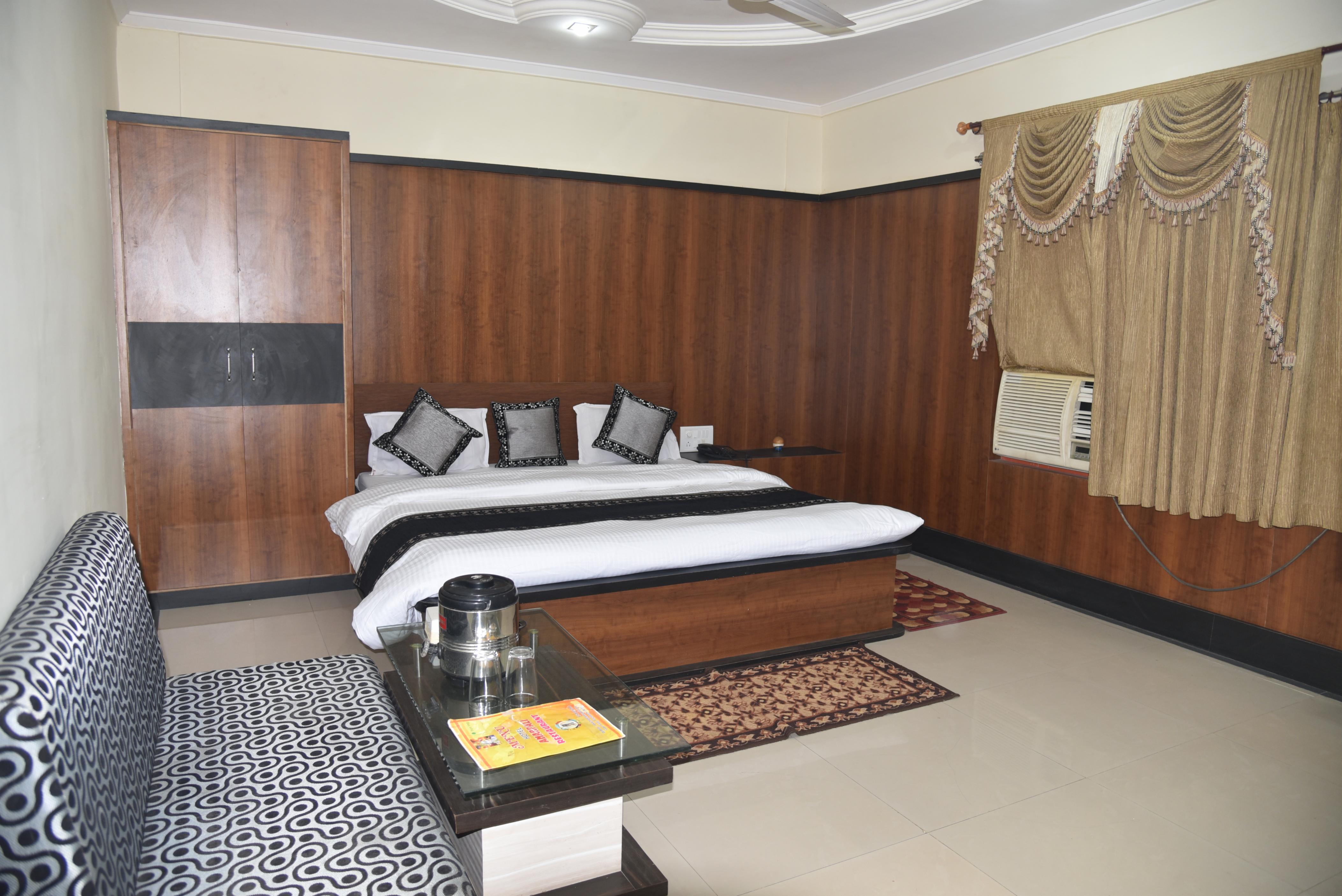 Hotel Amrapali - Tap to explore photos