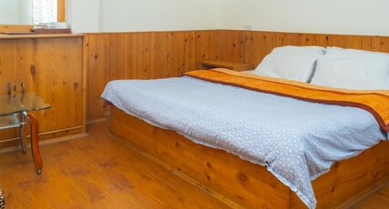 Clifftop Cottages Room Type - Deluxe Garden View Room