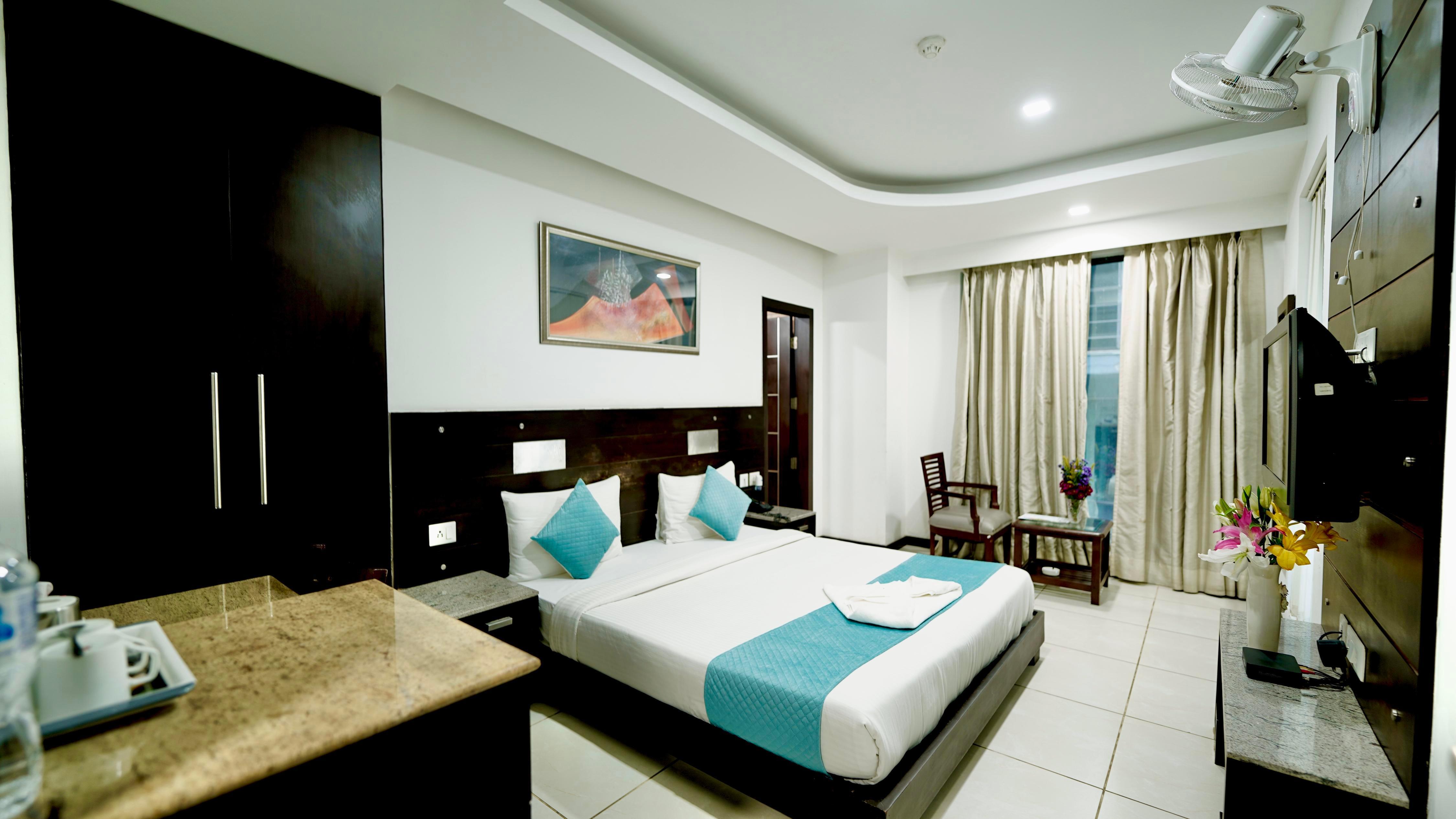 CORPORATE STAYS- SUNCITY Room Type - Studio Rooms with Kitchen and Balcony