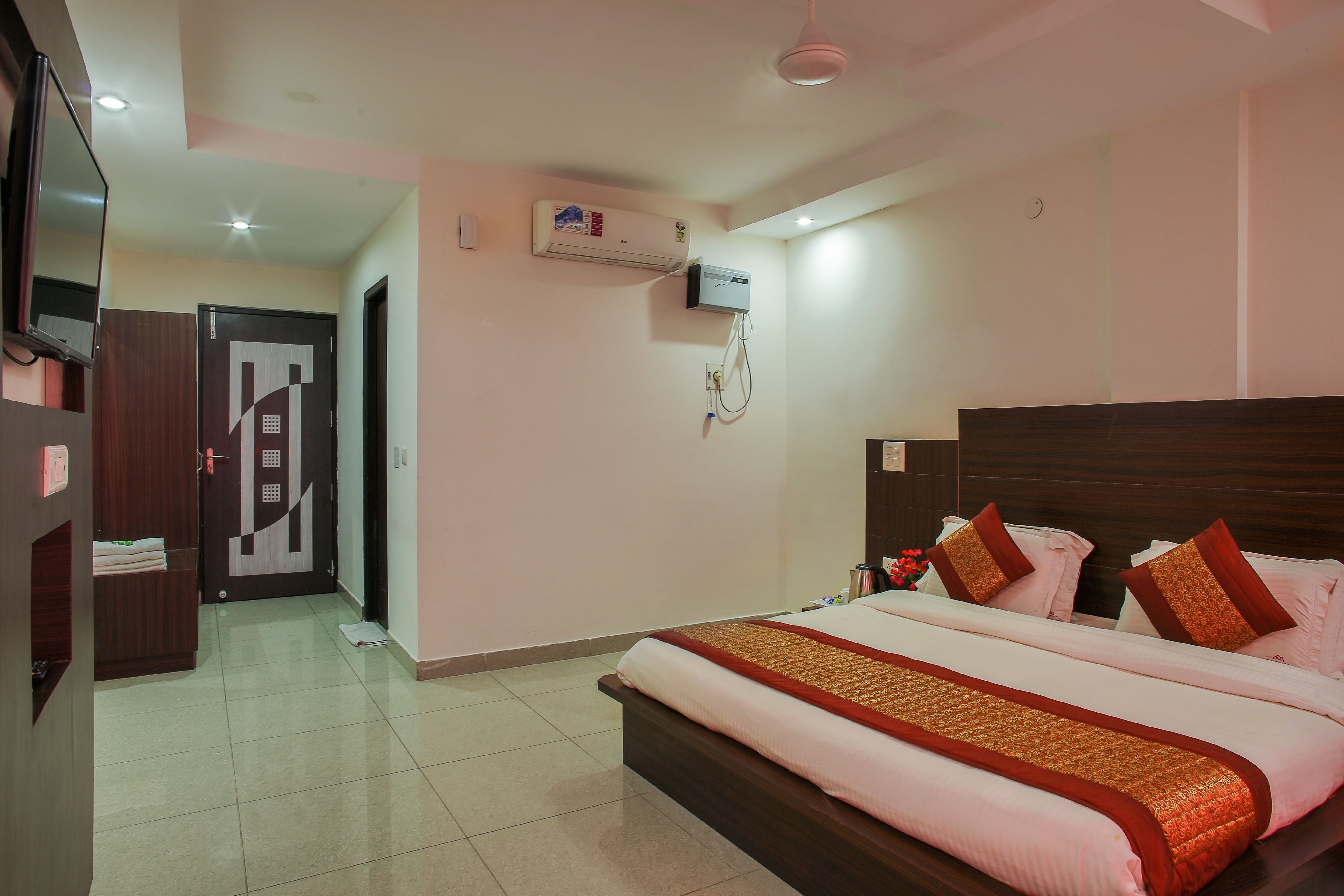 Hotel Maa Gayatri - Tap to explore photos