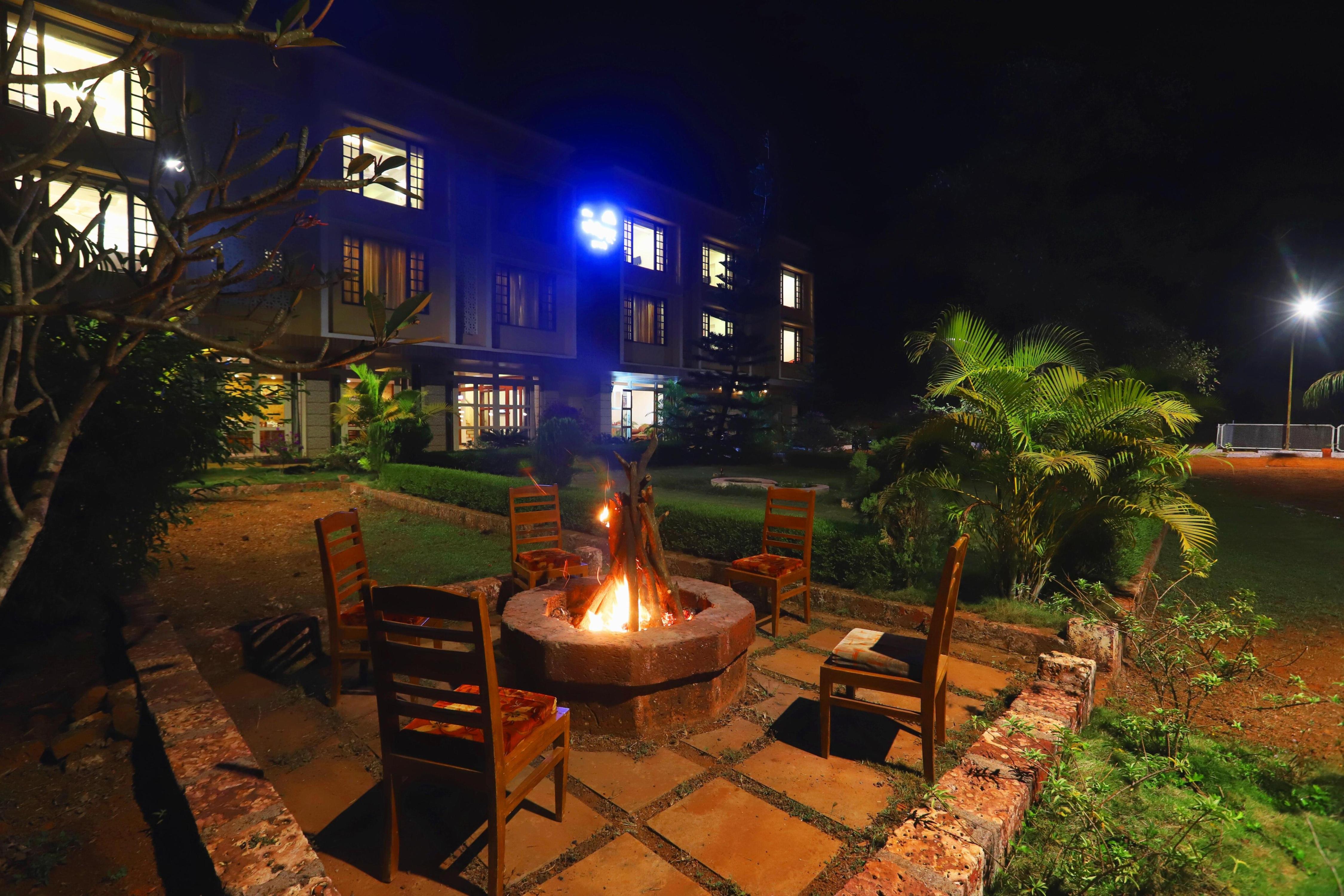 Hotel Kohinoor Highway, Dapoli - Tap to explore photos