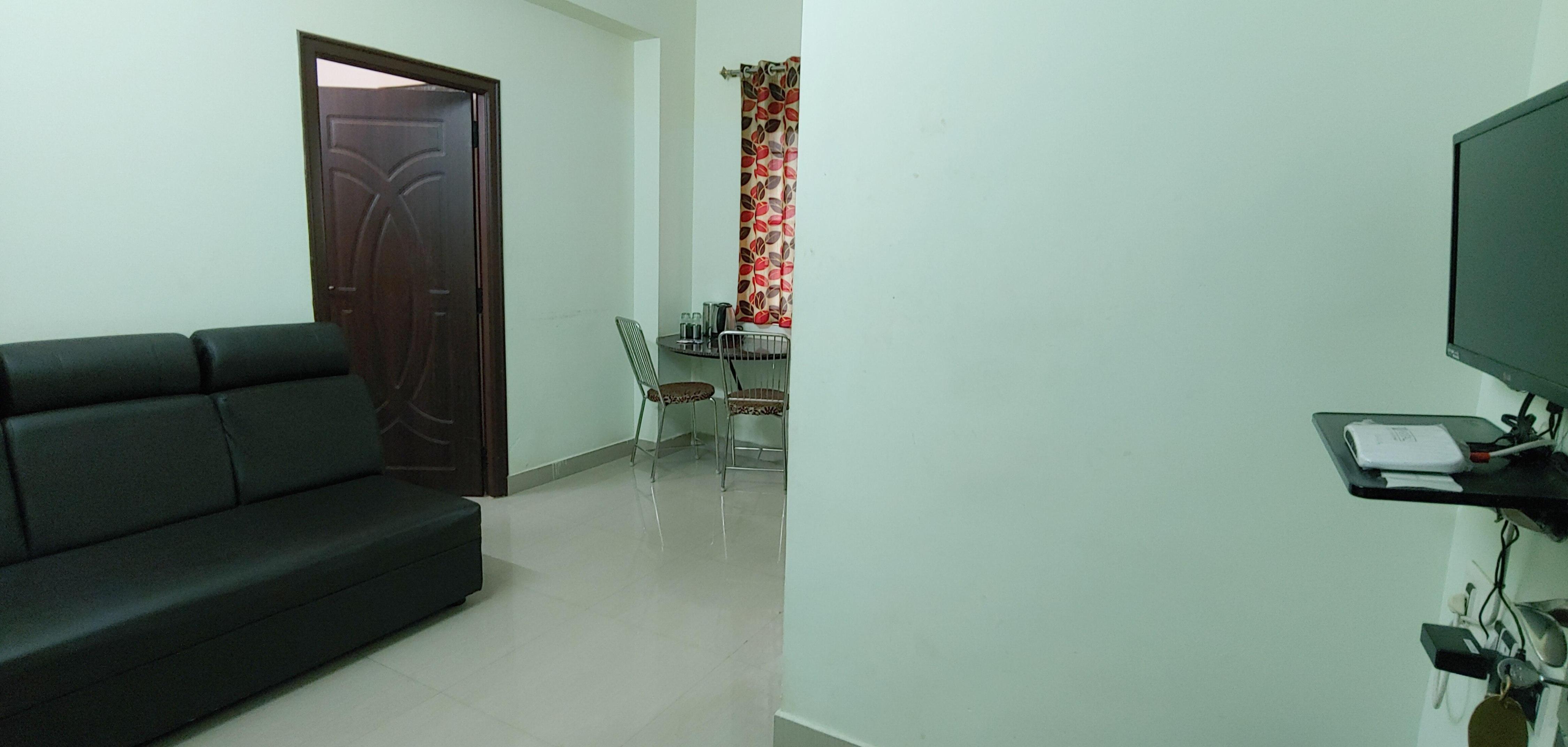 MMD Residency | Rooms in a Service Apartment - Tap to explore photos