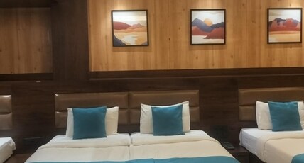 Hotel Succegado Room Type - 10 Bedded Family Room with Balcony