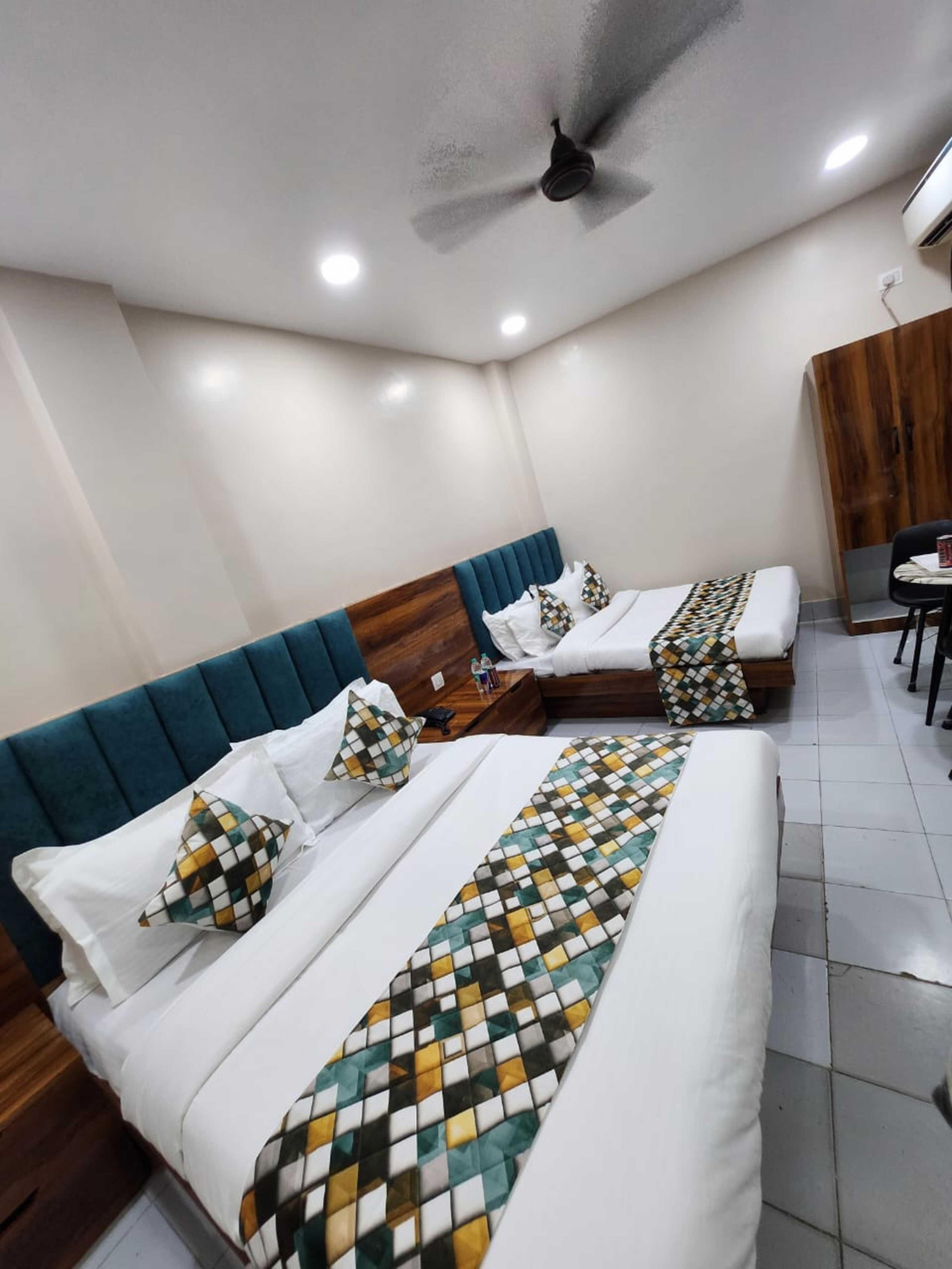 Hotel Neelam Palace DX  Room Type - Family Suites