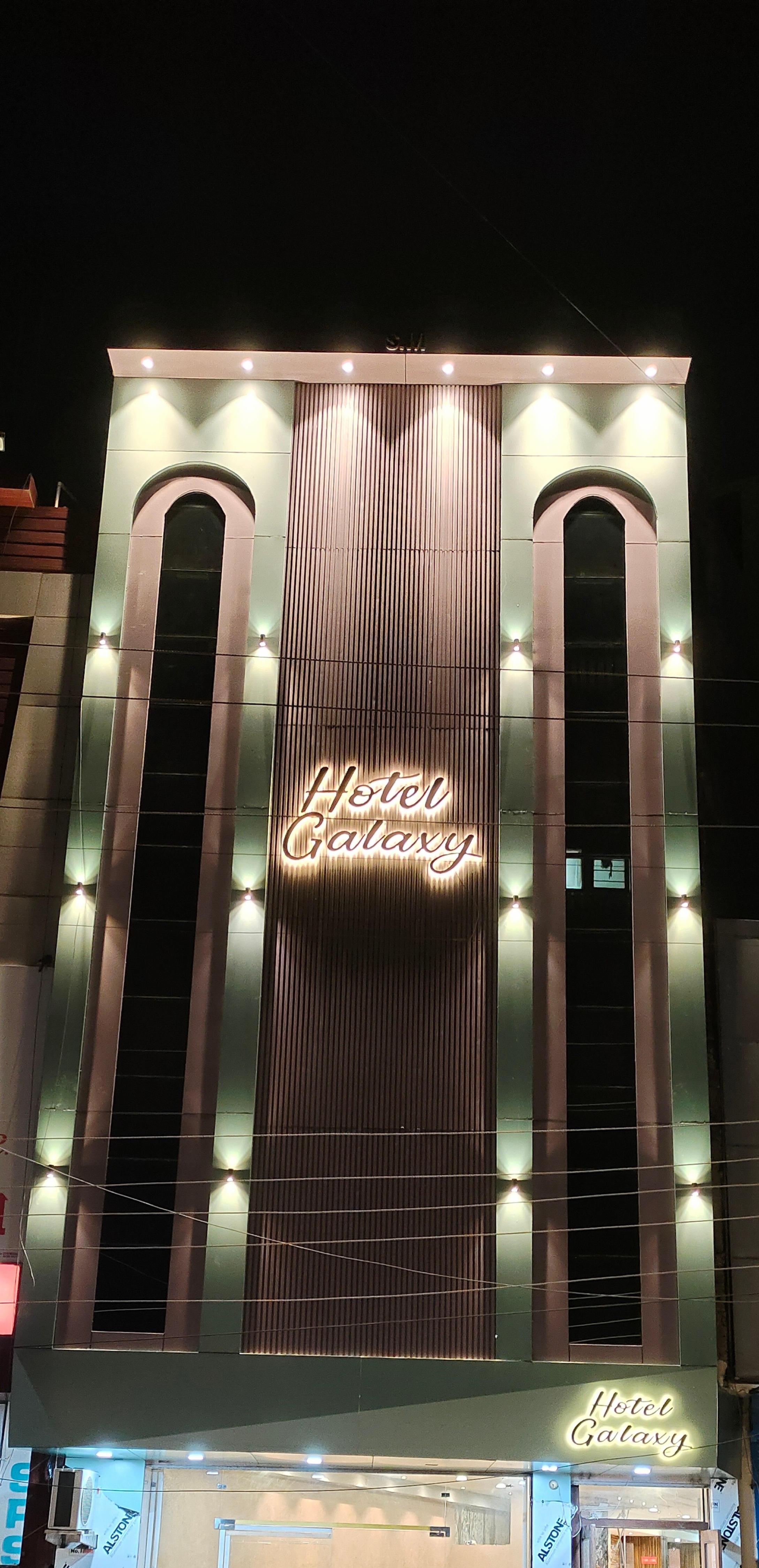 Hotel Galaxy - Tap to explore photos
