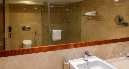 The Raviz Calicut Room Type - Premium Room Twin Bed