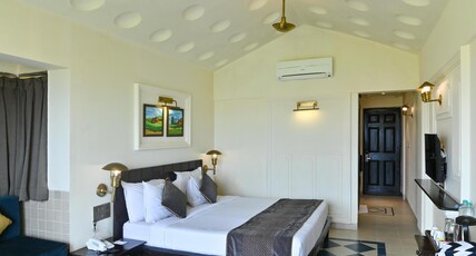 Saj By The Lake Room Type - Lakeview Room