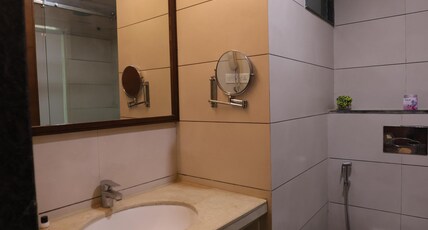 Manish Aura Grand Room Type - DeluxTwin